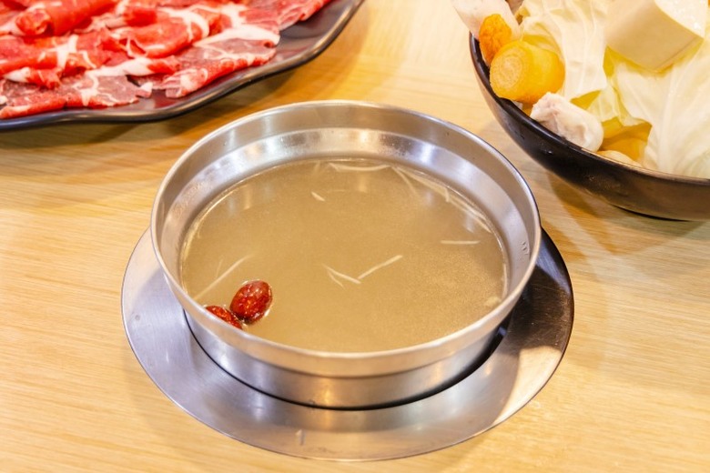 泰山日式鍋物│香濃湯頭風味滿分超浮誇肉盤即刻上桌!