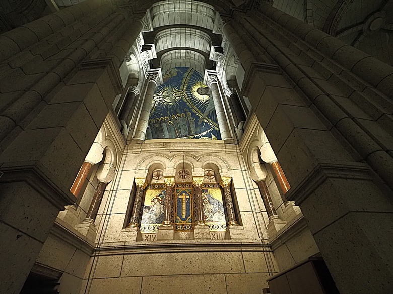 艾菲爾鐵塔(Tour Eiffel)、蒙馬特(Montmartre)、聖心堂(Basilique du Sacré-Cœur de Montmartre),外掛拉法葉百貨 巴黎奧斯曼旗艦店(Galeries Lafayette Haussmann)、莎瑪麗丹百貨(La Samaritaine) — 引領流行的時尚與藝術之都 — 2023年冬季歐洲行旅 第九部