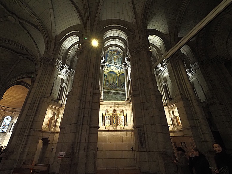 艾菲爾鐵塔(Tour Eiffel)、蒙馬特(Montmartre)、聖心堂(Basilique du Sacré-Cœur de Montmartre),外掛拉法葉百貨 巴黎奧斯曼旗艦店(Galeries Lafayette Haussmann)、莎瑪麗丹百貨(La Samaritaine) — 引領流行的時尚與藝術之都 — 2023年冬季歐洲行旅 第九部