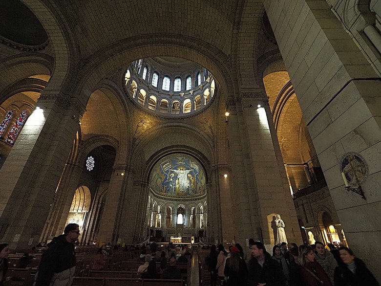 艾菲爾鐵塔(Tour Eiffel)、蒙馬特(Montmartre)、聖心堂(Basilique du Sacré-Cœur de Montmartre),外掛拉法葉百貨 巴黎奧斯曼旗艦店(Galeries Lafayette Haussmann)、莎瑪麗丹百貨(La Samaritaine) — 引領流行的時尚與藝術之都 — 2023年冬季歐洲行旅 第九部