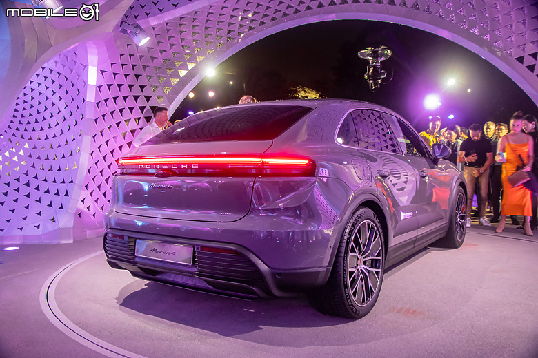 加入純電戰局,內外全面革新!Porsche Macan 大改款新加坡首發直擊!