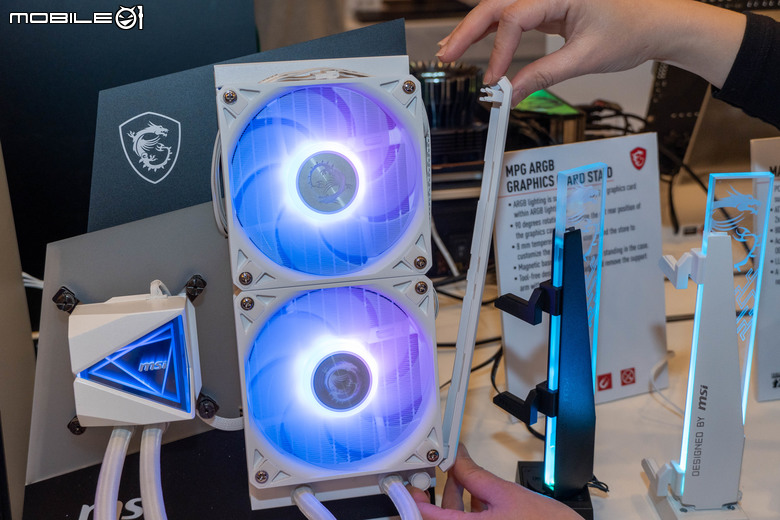 【CES2024】微星推出可透視晶膜屏機殼配件,隨玩家心意自行設定更炫目機殼外觀呈現