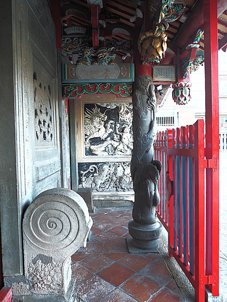 【小惡魔金龍踏春】鄞山寺(汀州會館)、龍山寺、清水巖、福佑宮、重建街、日本警官宿舍、滬尾小學校禮堂，附掛真理街阿給 — 淡水古蹟一日行旅 上半場