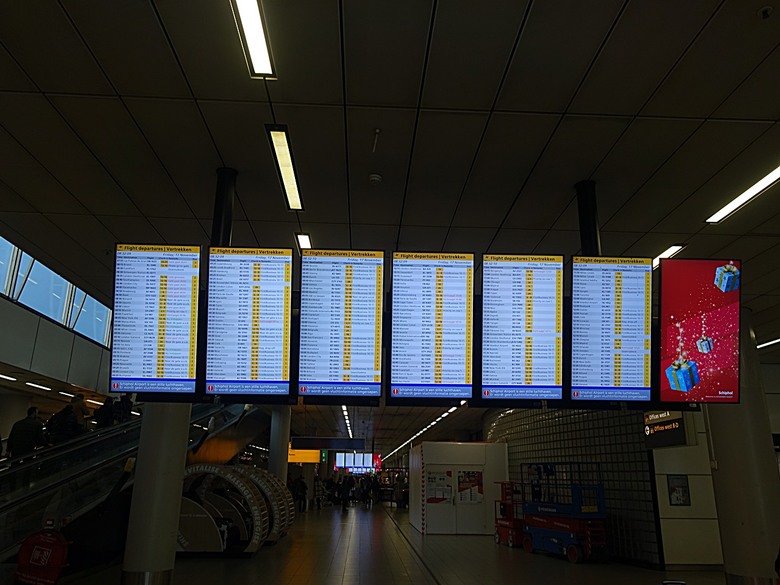 中華航空 臺北⇔阿姆斯特丹之長程飛航 與 荷蘭航空 巴黎⇒阿姆斯特丹之歐陸航線，外掛荷比邊境及比法邊境高速公路休息站 體驗紀錄 — 2023年冬季歐洲行旅 移動篇