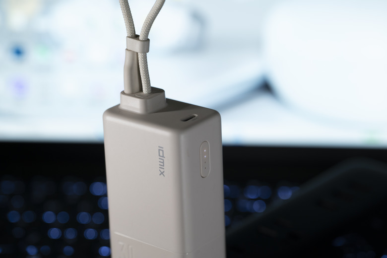 【開箱測試】IDMIX CH10 Chill豆腐 三合一行動電源