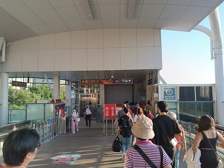 【小惡魔金龍踏春】 淡水街長多田榮吉故居、藝術工坊、德忌利士洋行、榕堤餐廳、淡水禮拜堂、滬尾偕醫館、公司田溪程氏古厝,附掛淡海輕軌搭乘紀錄 — 淡水古蹟一日行旅 下半場