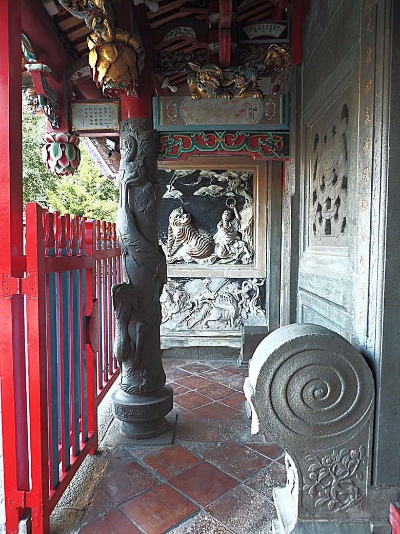 【小惡魔金龍踏春】鄞山寺(汀州會館)、龍山寺、清水巖、福佑宮、重建街、日本警官宿舍、滬尾小學校禮堂，附掛真理街阿給 — 淡水古蹟一日行旅 上半場