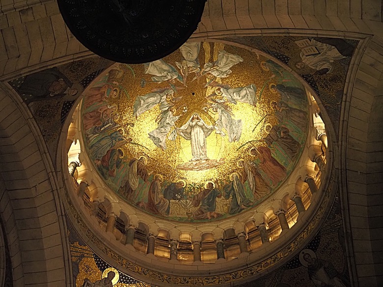 艾菲爾鐵塔(Tour Eiffel)、蒙馬特(Montmartre)、聖心堂(Basilique du Sacré-Cœur de Montmartre),外掛拉法葉百貨 巴黎奧斯曼旗艦店(Galeries Lafayette Haussmann)、莎瑪麗丹百貨(La Samaritaine) — 引領流行的時尚與藝術之都 — 2023年冬季歐洲行旅 第九部