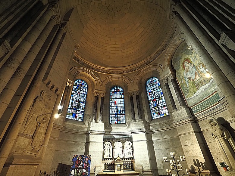 艾菲爾鐵塔(Tour Eiffel)、蒙馬特(Montmartre)、聖心堂(Basilique du Sacré-Cœur de Montmartre),外掛拉法葉百貨 巴黎奧斯曼旗艦店(Galeries Lafayette Haussmann)、莎瑪麗丹百貨(La Samaritaine) — 引領流行的時尚與藝術之都 — 2023年冬季歐洲行旅 第九部