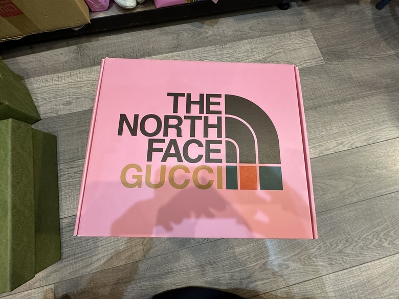 「開箱」 THE NORTH FACE & GUCCI 聯名帽T
