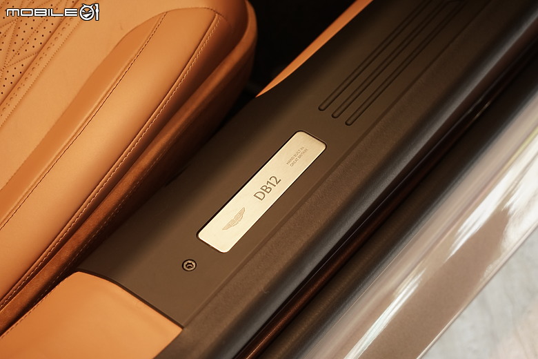【國內新訊】演繹另一種美!Aston Martin DB12 Volante敞篷版國內發表自1388萬元起!