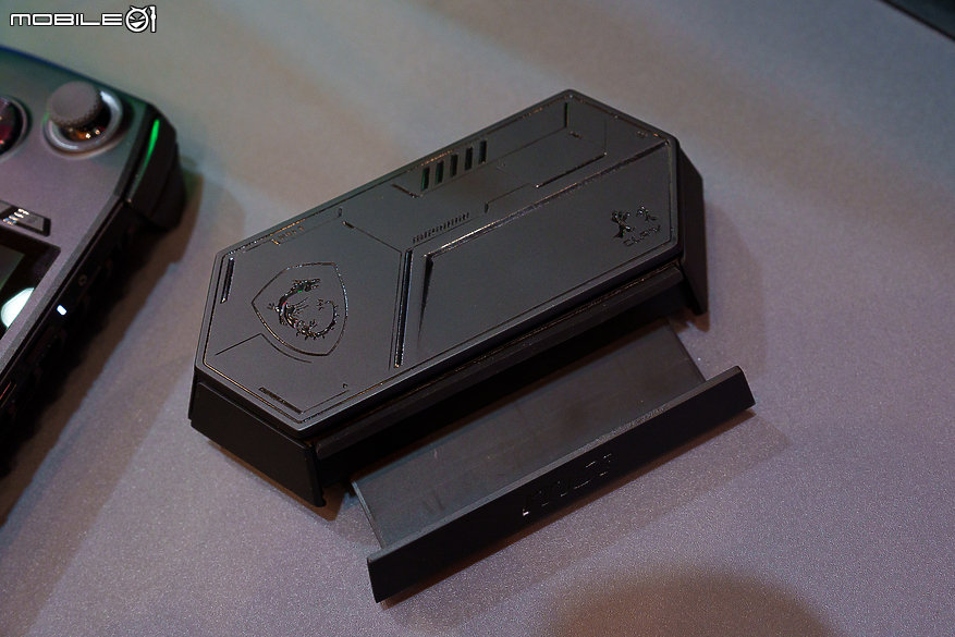 【CES2024】MSI CLAW 遊戲掌機動手玩 操作手感佳，效能與續航讓人期待！