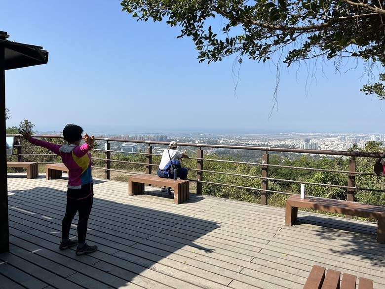 【小惡魔金龍踏春】壽山國家自然公園(半屏山登山步道健行)