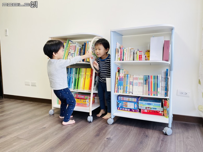 點我看大圖 開箱 日本林製作所 Rolling Go 遊走書櫃 專為兒童打造的行動書車 處處都能享受閱讀樂趣