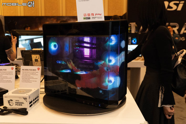 【CES2024】微星推出可透視晶膜屏機殼配件,隨玩家心意自行設定更炫目機殼外觀呈現