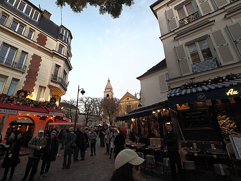 艾菲爾鐵塔(Tour Eiffel)、蒙馬特(Montmartre)、聖心堂(Basilique du Sacré-Cœur de Montmartre),外掛拉法葉百貨 巴黎奧斯曼旗艦店(Galeries Lafayette Haussmann)、莎瑪麗丹百貨(La Samaritaine) — 引領流行的時尚與藝術之都 — 2023年冬季歐洲行旅 第九部