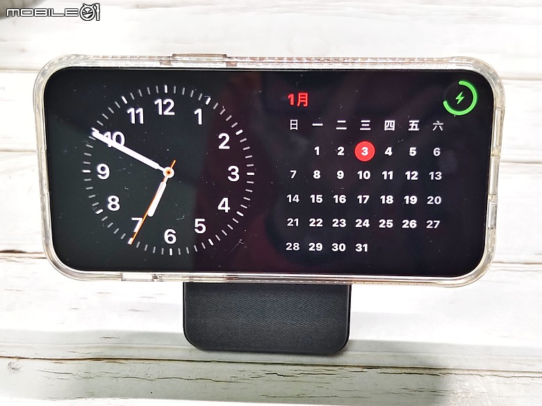 MagSafe行動電源開箱 – Avier VeeGo可立式磁吸行動電源，支援PD快速充電
