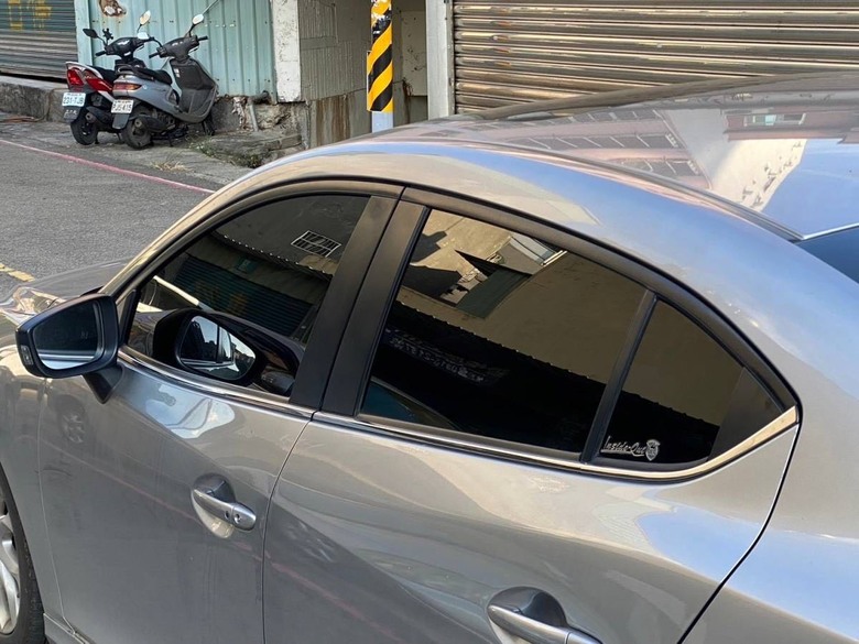 MAZDA 3 貼JEC隔熱紙分享