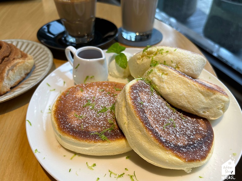 點我看大圖 高雄前鎮|瑞福咖啡REVEL COFFEE STUDIO_舒芙蕾鬆餅推推