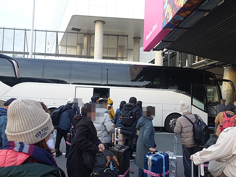 中華航空 臺北⇔阿姆斯特丹之長程飛航 與 荷蘭航空 巴黎⇒阿姆斯特丹之歐陸航線，外掛荷比邊境及比法邊境高速公路休息站 體驗紀錄 — 2023年冬季歐洲行旅 移動篇