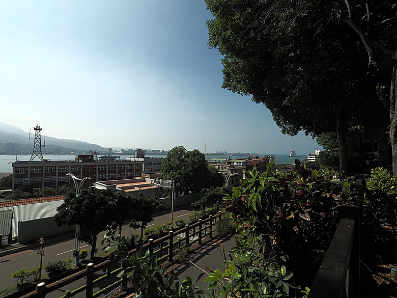 【小惡魔金龍踏春】 淡水街長多田榮吉故居、藝術工坊、德忌利士洋行、榕堤餐廳、淡水禮拜堂、滬尾偕醫館、公司田溪程氏古厝,附掛淡海輕軌搭乘紀錄 — 淡水古蹟一日行旅 下半場