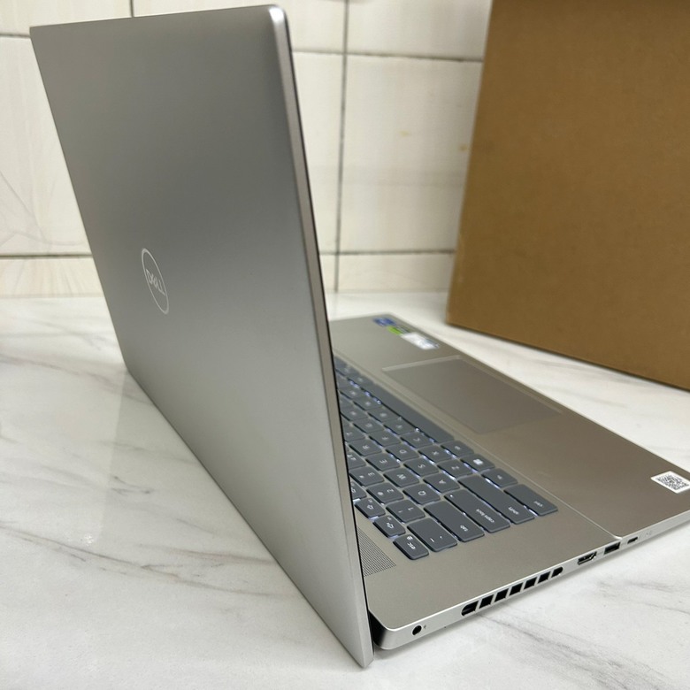 開箱&分享 Dell inspiron 16 plus 7630🖥️(實拍實錄)