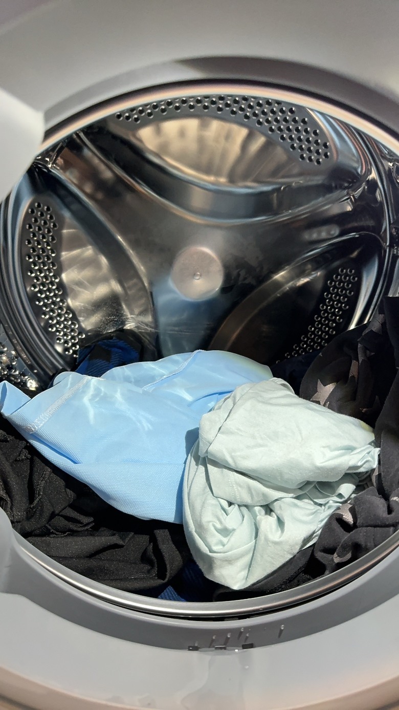 【外星貓開箱】LG WashTower™ AI智控洗乾衣機 極窄美型版(WD-S1310B尊爵黑色款)