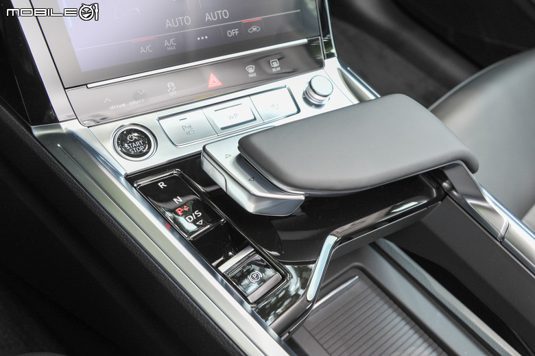 Audi Q8 e-tron 55 quattro 試駕|續航力有感提升、質感再進化!