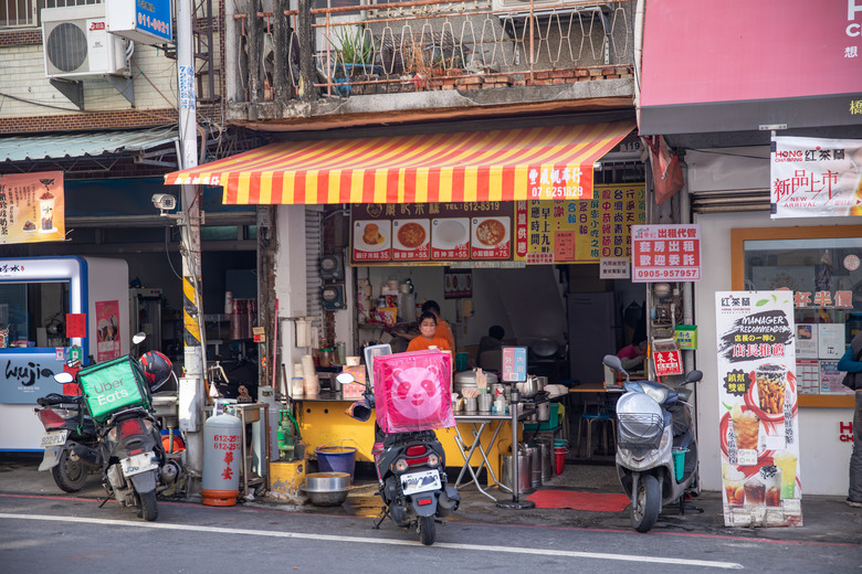 點我看大圖 ◆橋頭糖廠 · 糖金歲月散策館 · 吉照故里茶道院 · 老街美食 ◆彌陀漁港海岸光廊 ◆蚵仔寮魚市