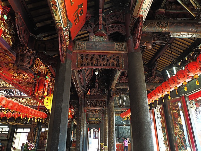 【小惡魔金龍踏春】鄞山寺(汀州會館)、龍山寺、清水巖、福佑宮、重建街、日本警官宿舍、滬尾小學校禮堂,附掛真理街阿給 — 淡水古蹟一日行旅 上半場