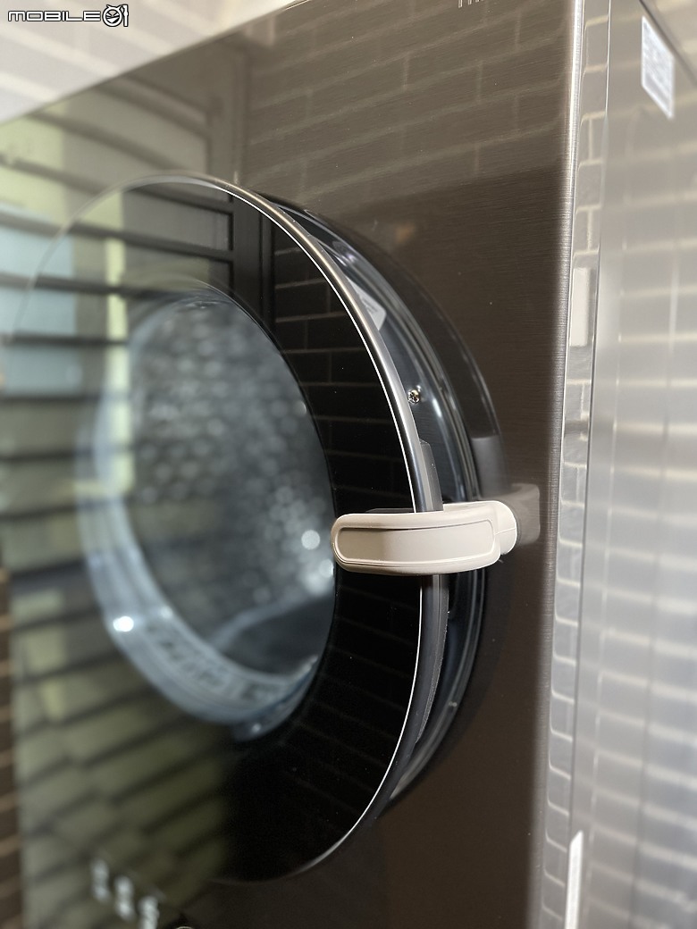 LG WashTower 極窄美型版輕鬆搞定跟塵蟎過敏原說掰掰