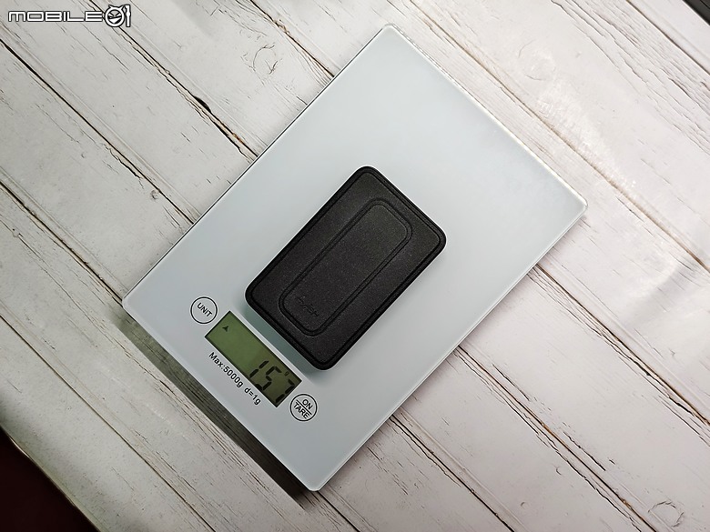 MagSafe行動電源開箱 – Avier VeeGo可立式磁吸行動電源，支援PD快速充電