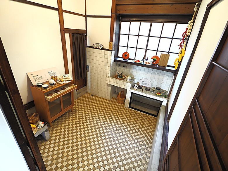 【小惡魔金龍踏春】 淡水街長多田榮吉故居、藝術工坊、德忌利士洋行、榕堤餐廳、淡水禮拜堂、滬尾偕醫館、公司田溪程氏古厝,附掛淡海輕軌搭乘紀錄 — 淡水古蹟一日行旅 下半場