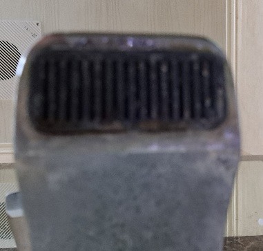請問這種水龍頭出水口如何拆下清洗？