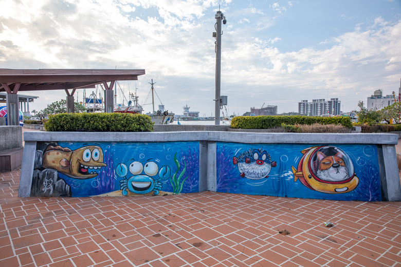 點我看大圖 ◆橋頭糖廠 · 糖金歲月散策館 · 吉照故里茶道院 · 老街美食 ◆彌陀漁港海岸光廊 ◆蚵仔寮魚市