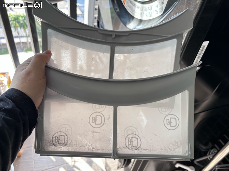 LG WashTower™ AI智控洗乾衣機 重新定義我的洗衣方式~
