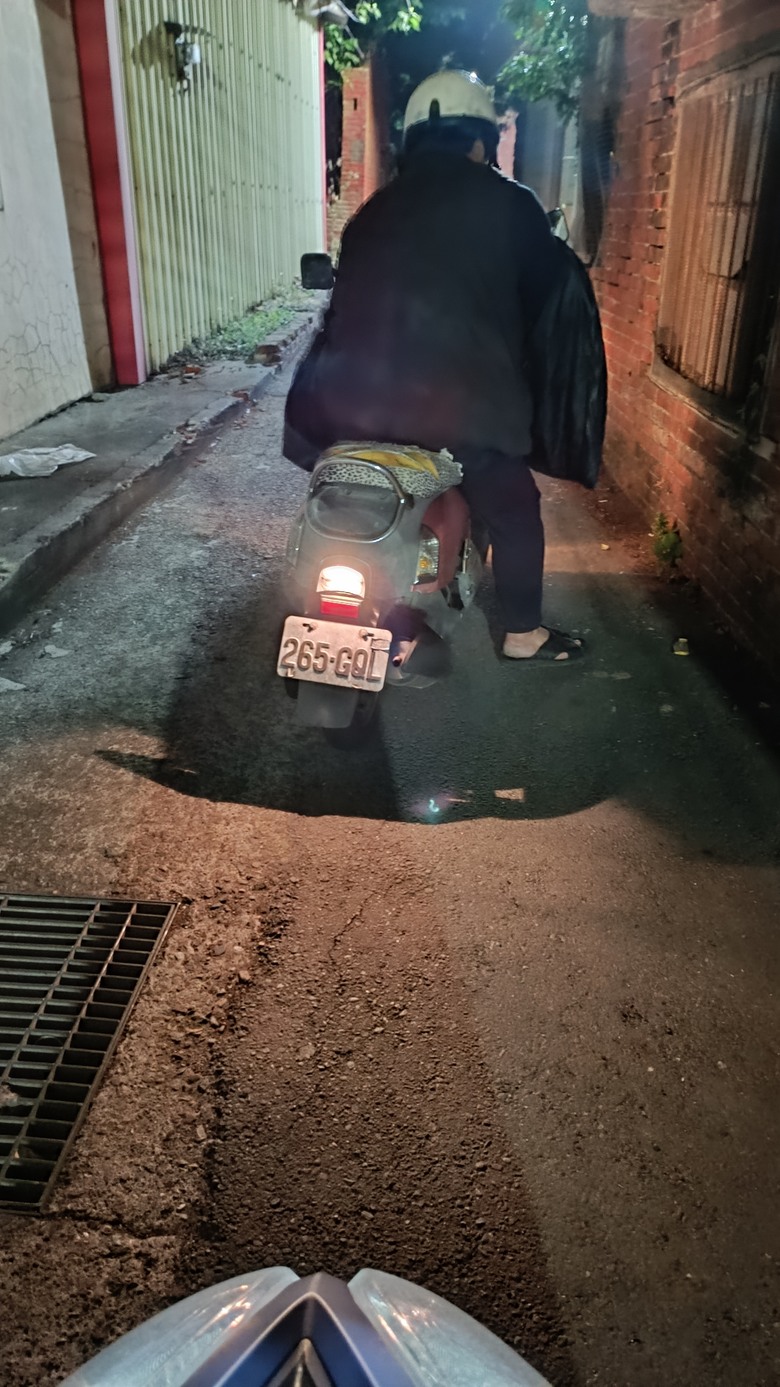 遇到亂放鞭炮怪客