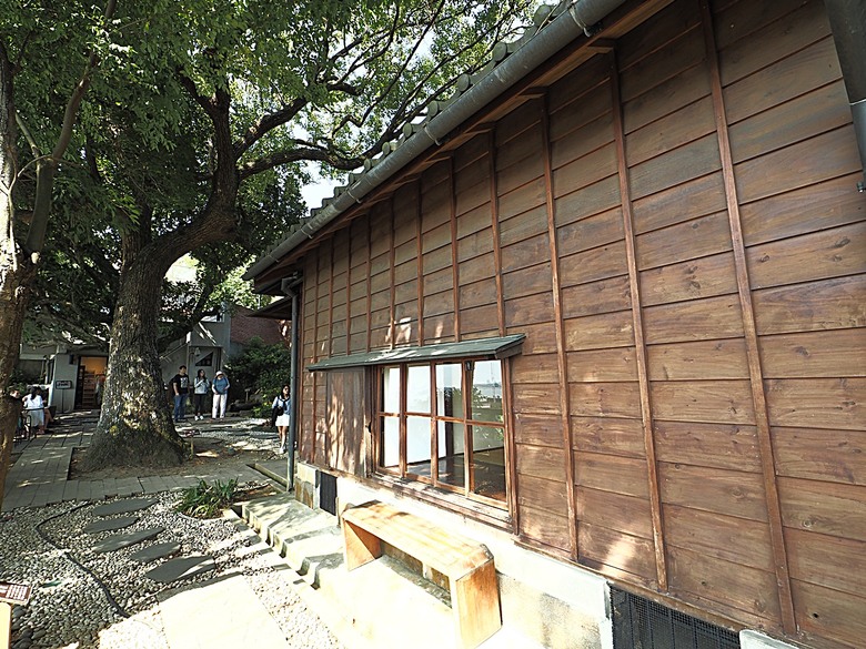 【小惡魔金龍踏春】 淡水街長多田榮吉故居、藝術工坊、德忌利士洋行、榕堤餐廳、淡水禮拜堂、滬尾偕醫館、公司田溪程氏古厝,附掛淡海輕軌搭乘紀錄 — 淡水古蹟一日行旅 下半場
