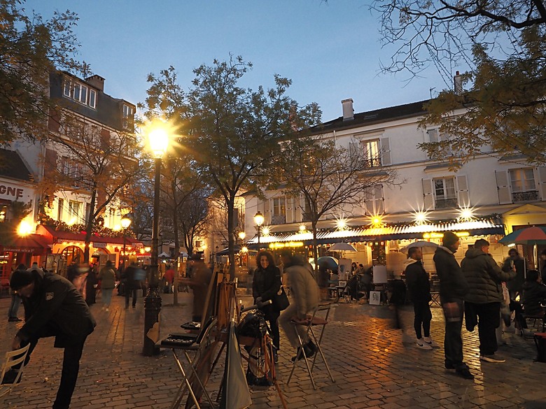 艾菲爾鐵塔(Tour Eiffel)、蒙馬特(Montmartre)、聖心堂(Basilique du Sacré-Cœur de Montmartre),外掛拉法葉百貨 巴黎奧斯曼旗艦店(Galeries Lafayette Haussmann)、莎瑪麗丹百貨(La Samaritaine) — 引領流行的時尚與藝術之都 — 2023年冬季歐洲行旅 第九部