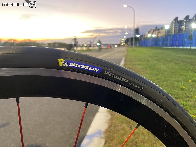 點我看大圖 往日情與新戀情 Michelin Power Cup (25C) 新胎分享