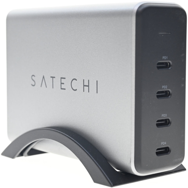點我看大圖 SATECHI 165W四埠USB-C GaN充電器開箱