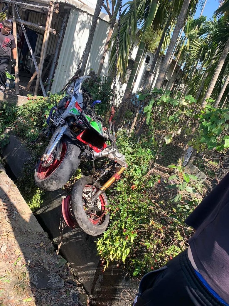 聯結車左轉與重機車禍,騎士不治