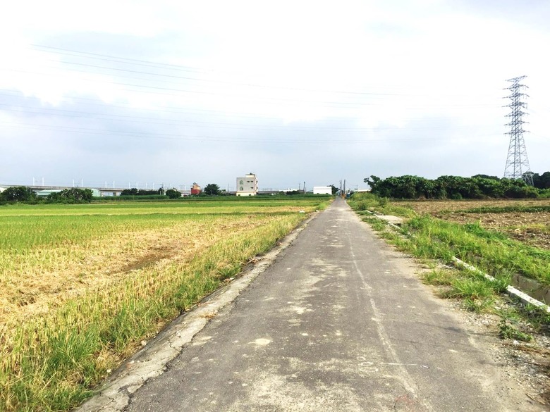 點我看大圖 永康工業區芳鄰農地