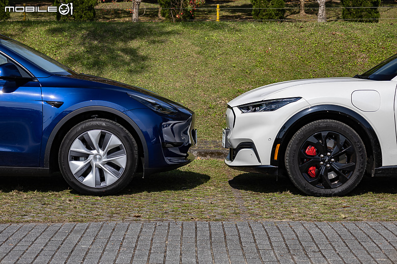 美系中型《電動休旅》比拼|Ford Mustang Mach-E x Tesla Model Y