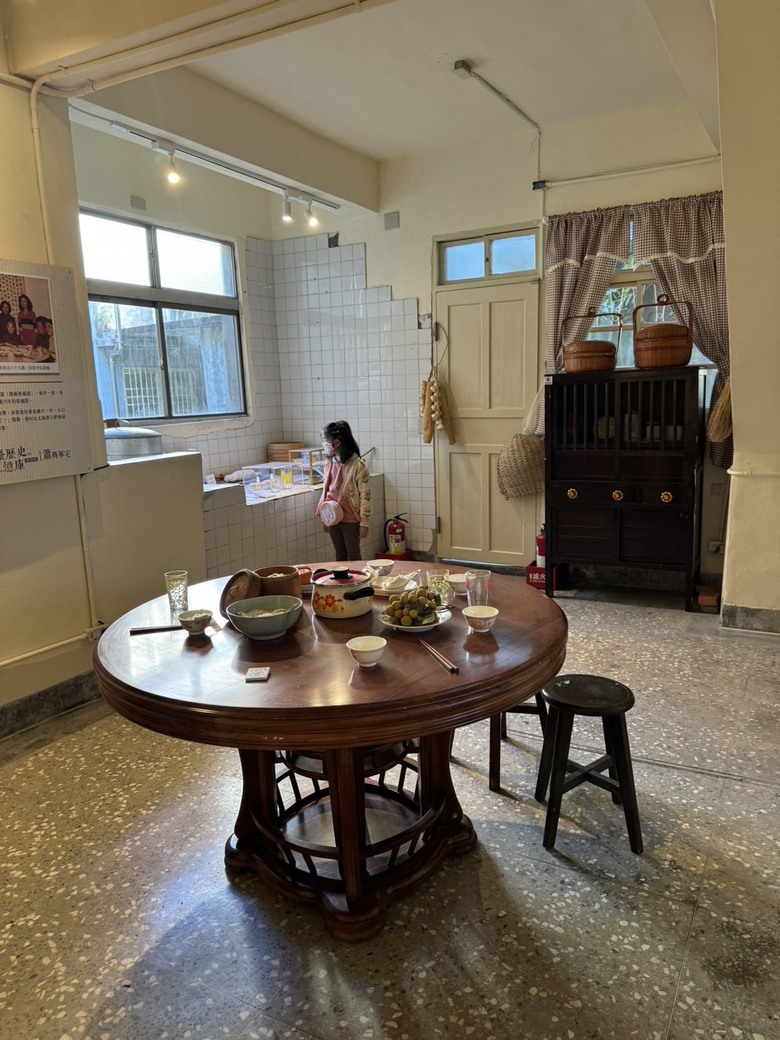 雙北一日遊 - 美福大飯店彩匯自助餐 / 三重一村大石曉規特展