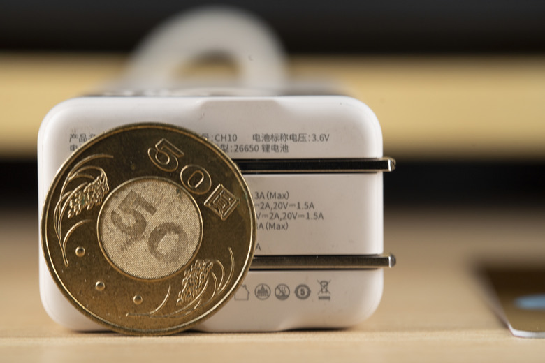 【開箱測試】IDMIX CH10 Chill豆腐 三合一行動電源