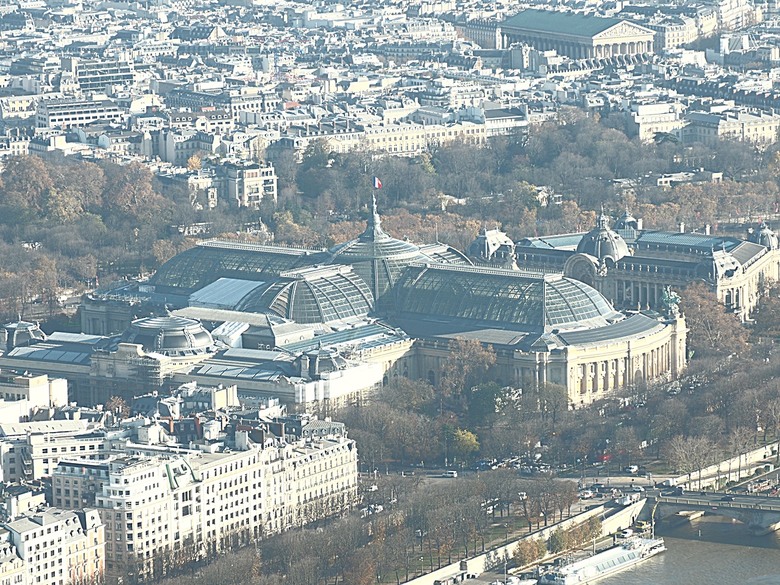 艾菲爾鐵塔(Tour Eiffel)、蒙馬特(Montmartre)、聖心堂(Basilique du Sacré-Cœur de Montmartre),外掛拉法葉百貨 巴黎奧斯曼旗艦店(Galeries Lafayette Haussmann)、莎瑪麗丹百貨(La Samaritaine) — 引領流行的時尚與藝術之都 — 2023年冬季歐洲行旅 第九部