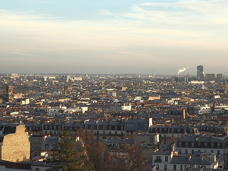 艾菲爾鐵塔(Tour Eiffel)、蒙馬特(Montmartre)、聖心堂(Basilique du Sacré-Cœur de Montmartre),外掛拉法葉百貨 巴黎奧斯曼旗艦店(Galeries Lafayette Haussmann)、莎瑪麗丹百貨(La Samaritaine) — 引領流行的時尚與藝術之都 — 2023年冬季歐洲行旅 第九部