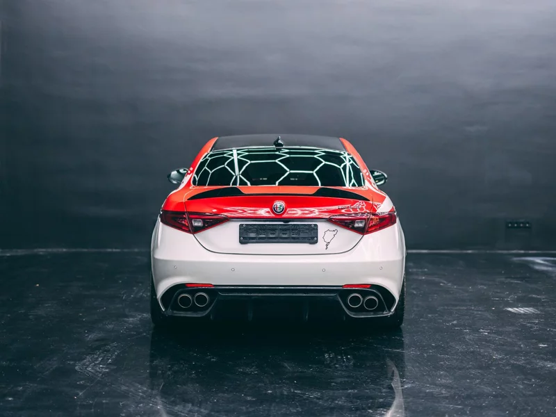 全球只有10台的Alfa Romeo Giulia QV賽車版 即將在RM蘇富比拍賣!