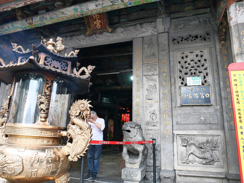 【小惡魔金龍踏春】鄞山寺(汀州會館)、龍山寺、清水巖、福佑宮、重建街、日本警官宿舍、滬尾小學校禮堂，附掛真理街阿給 — 淡水古蹟一日行旅 上半場